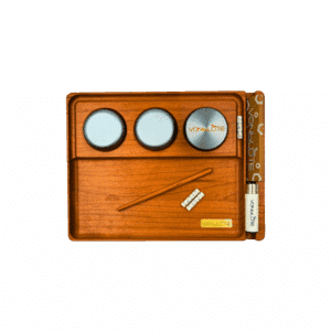 Rolling Tray Konfigurator Chill One Produktbild. Rolling Tray aus Nussbaum oder Kirschholz Konfigurierbares Design-Rolling Tray von VONbLÜTE® mit präzisen Fächern für Zubehör