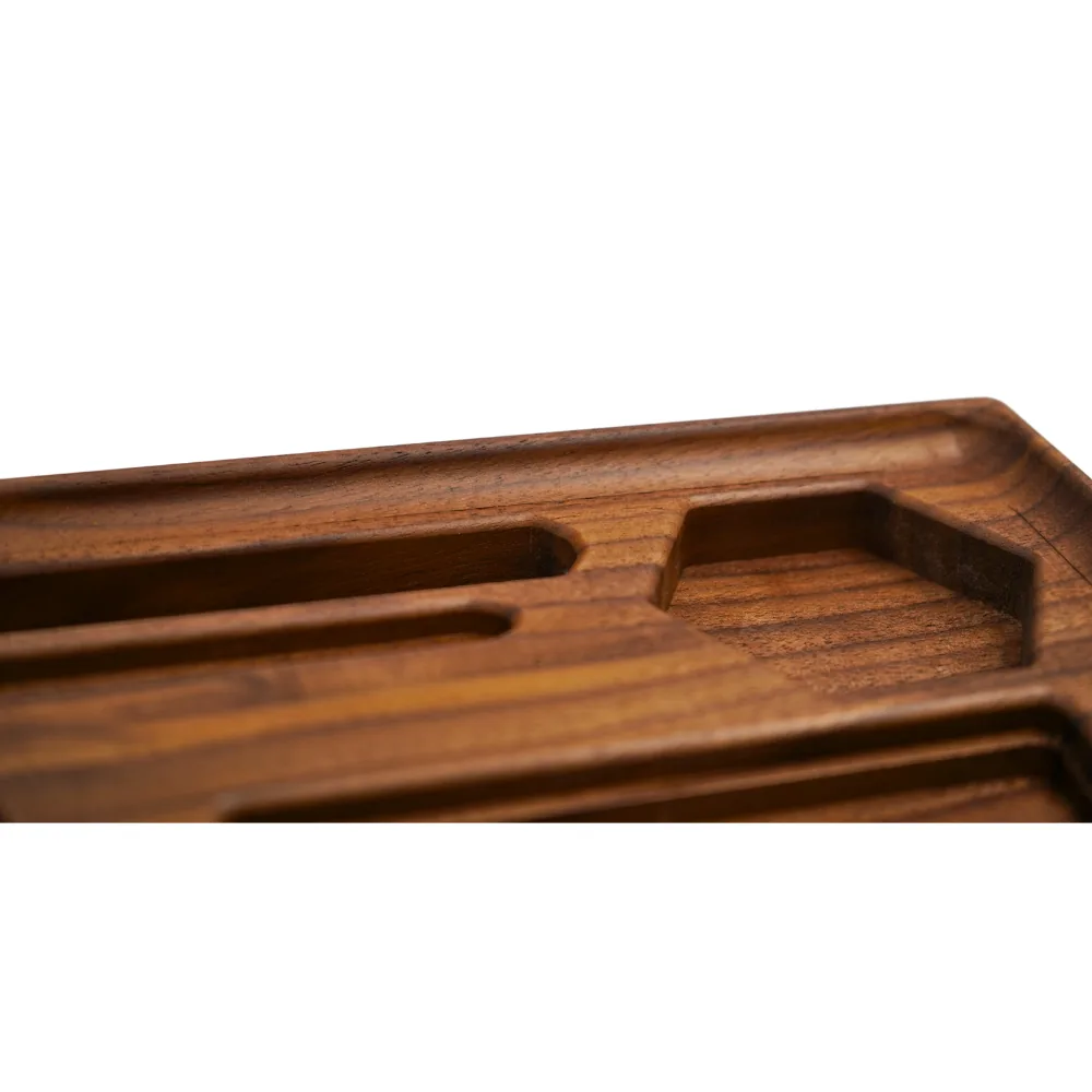 Detailansicht des Dab ’n Roll® Signature Sets – Fächer mit Handyhalterung, Tool-Fach und sechseckigem Grinder-Fach